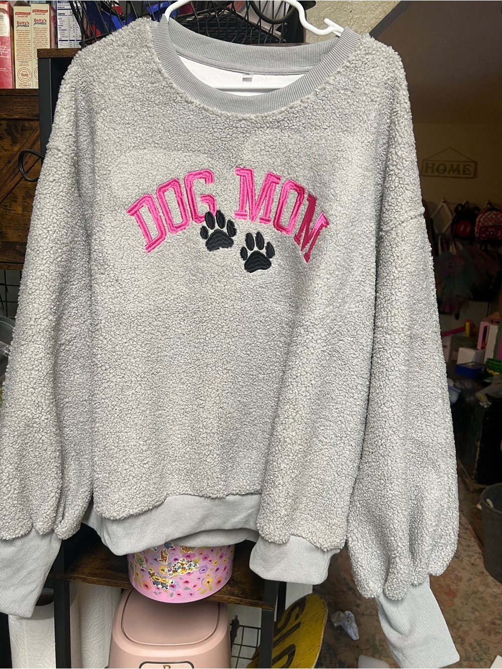 Light Gray 'Dog Mom' Fleece Sweatshirt with Pink Embroidery